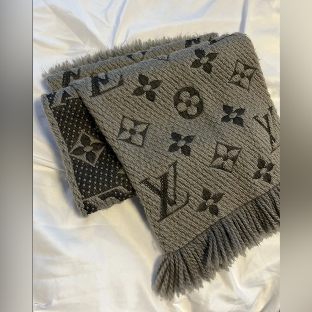 Louis Vuitton Logomania Scarf
